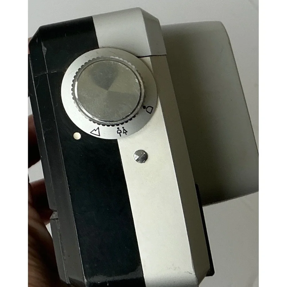 Minolta Vintage Autopak 500 Film Camera Rokkor 38mm f/2.8 Lens Silver Black Retr